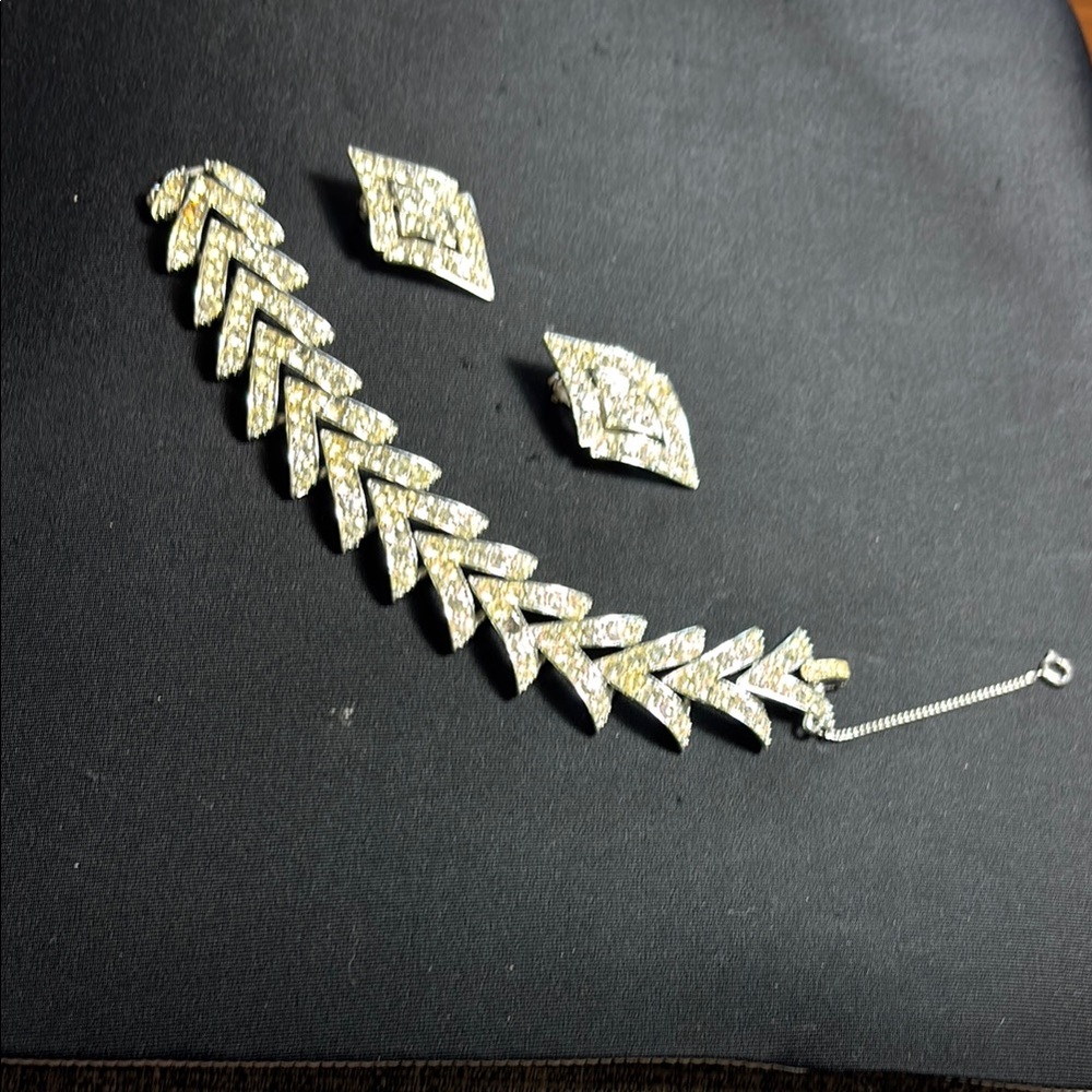 Sarah Coventry Matching Bracelet & Clip ons Silver with Gold Jewelry Set